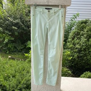 Fade to Blue lightweight cotton 98% & spandex 2% jeans size 28